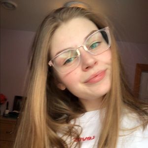 Meet your Posher, Mya